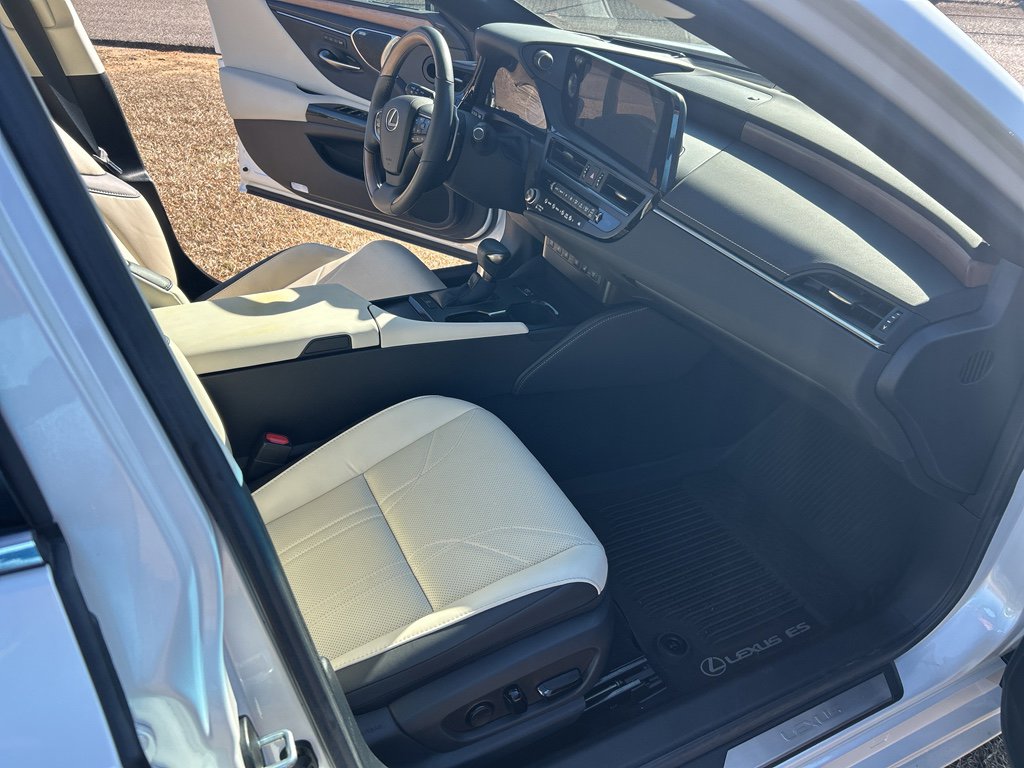 Used 2023 Lexus ES 350 Ultra Luxury image 11