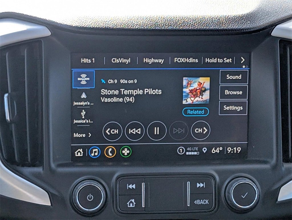 Used 2024 GMC Terrain SLT image 15