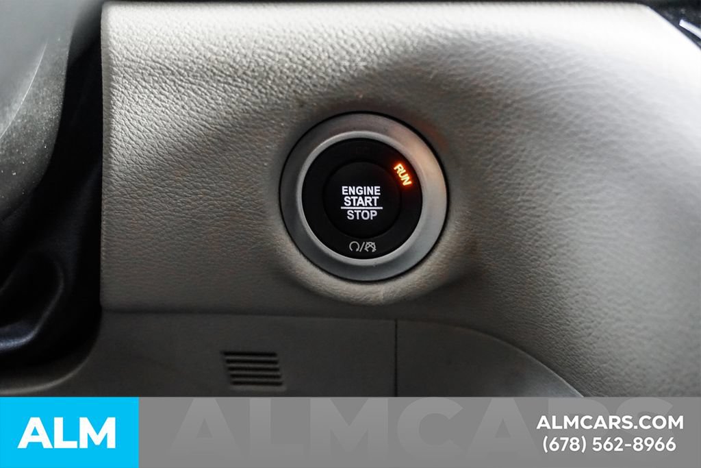 Used 2023 Chrysler Pacifica Touring-L FWD image 28