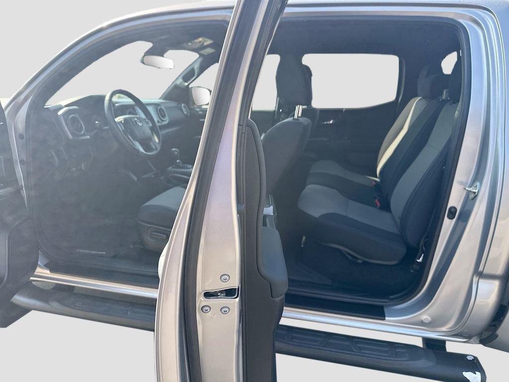 Used 2021 Toyota Tacoma TRD Sport w/ Technology Package image 26