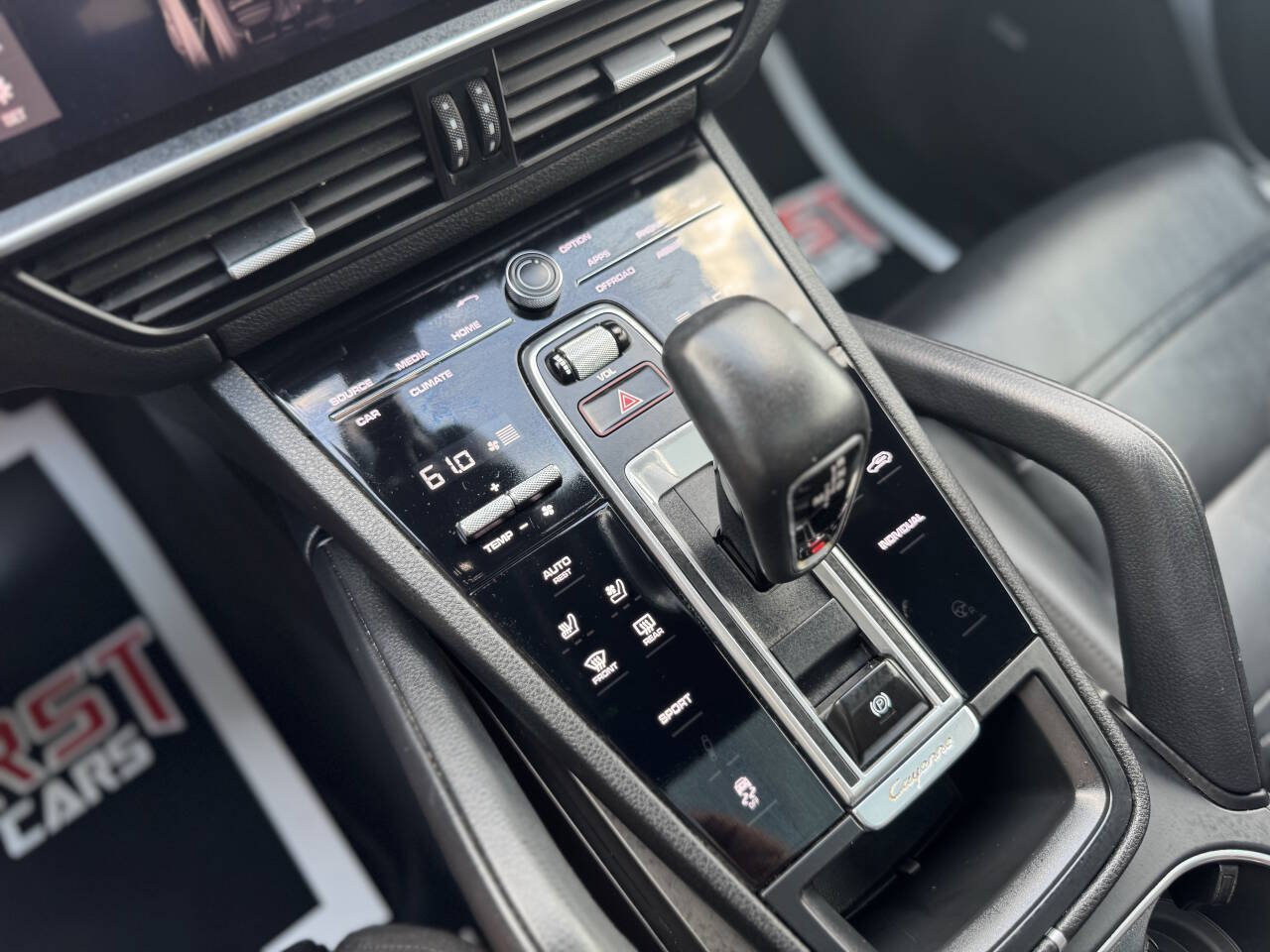 Used 2020 Porsche Cayenne AWD/4WD image 24