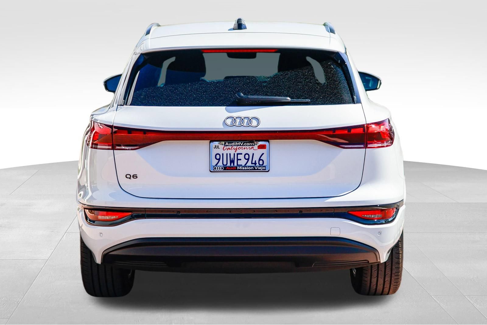 Certified 2025 Audi Q6 e-tron Premium w/ Convenience Package image 7