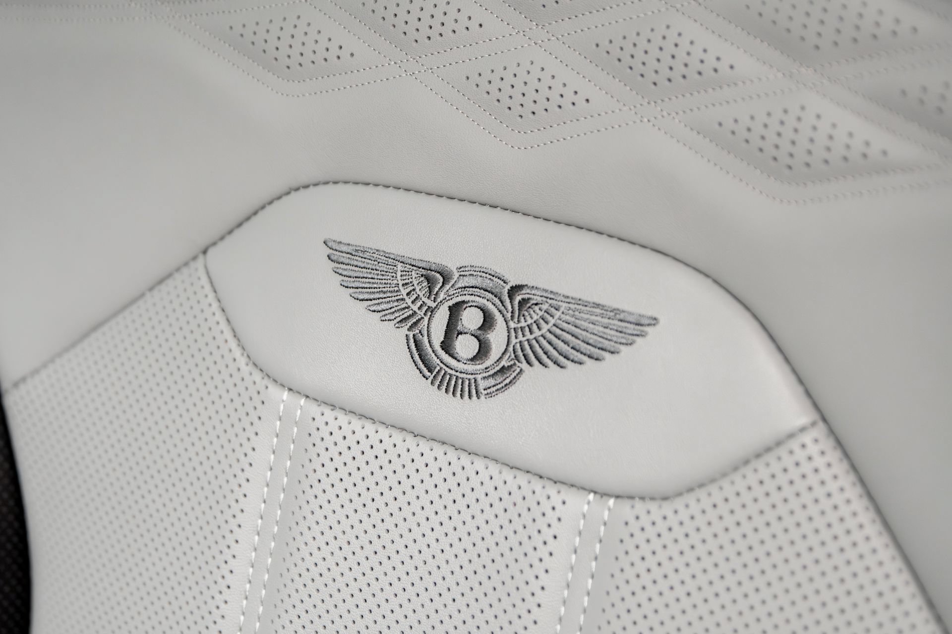 New 2026 Bentley Bentayga AWD/4WD image 20