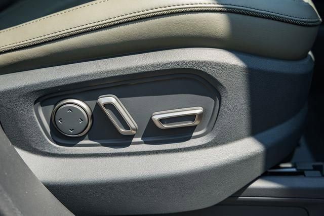 Used 2023 Rivian R1S Launch Edition image 18