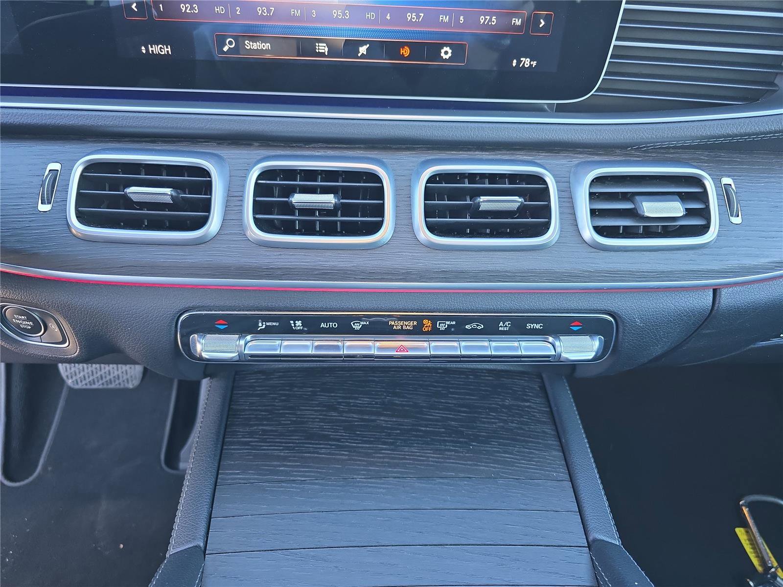 Used 2021 Mercedes-Benz GLS 450 4MATIC image 30