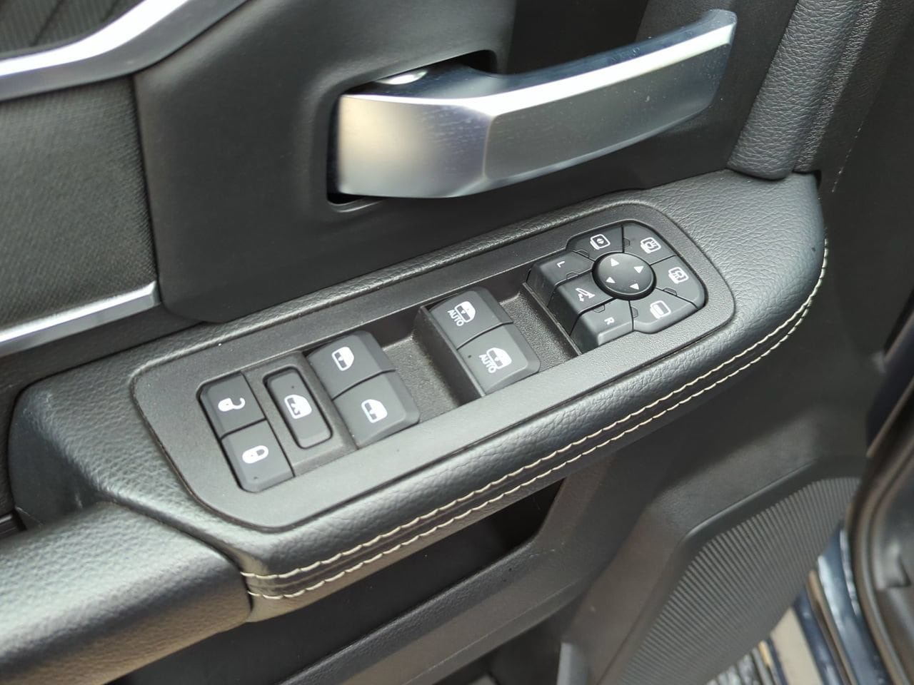 Used 2026 RAM 2500 Big Horn AWD/4WD image 9