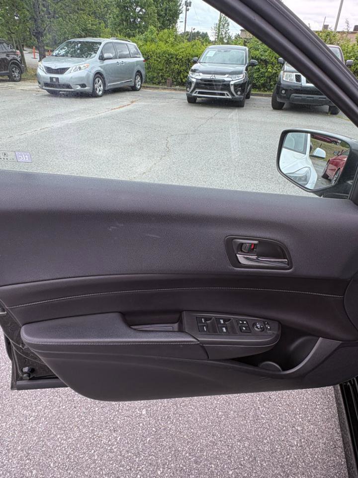 Used 2018 Acura ILX w/ Special Edition Package FWD image 3