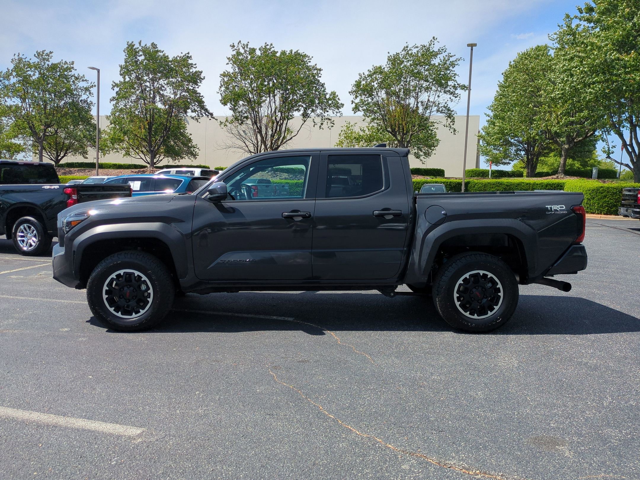 Used 2024 Toyota Tacoma TRD Off-Road AWD/4WD image 7