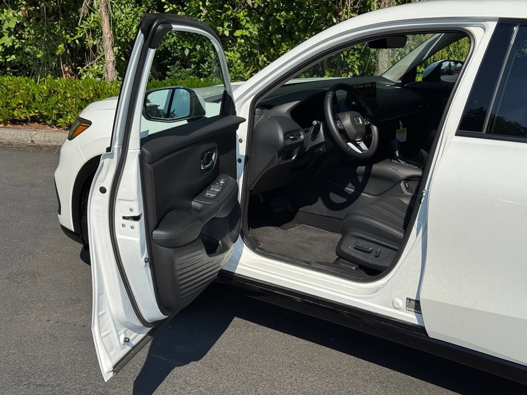 Certified 2027 Honda HR-V EX-L image 8