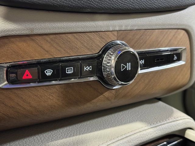 Used 2022 Volvo XC90 T6 Momentum w/ Advanced Package AWD/4WD image 28