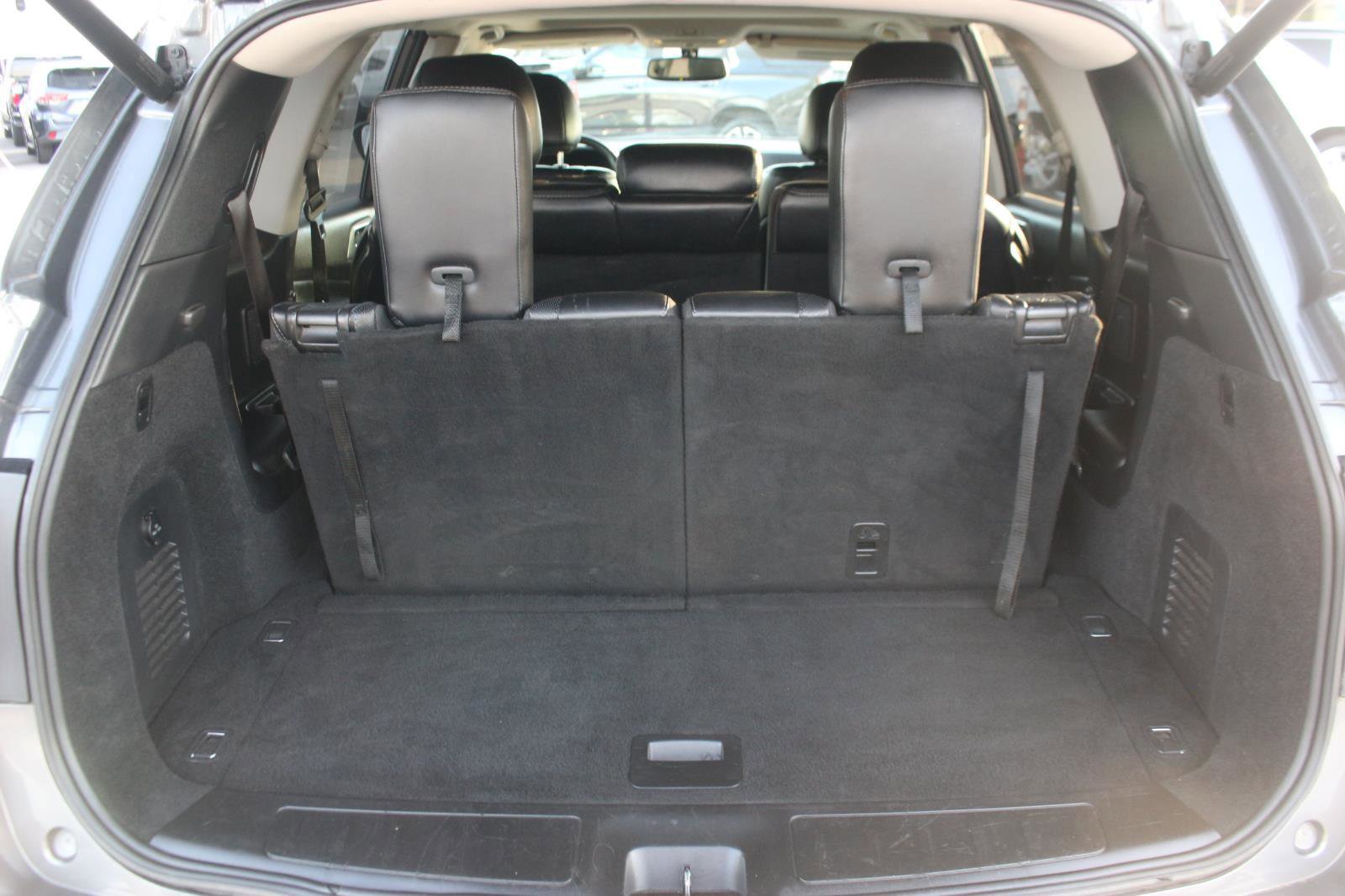 Used 2020 Nissan Pathfinder Platinum image 10