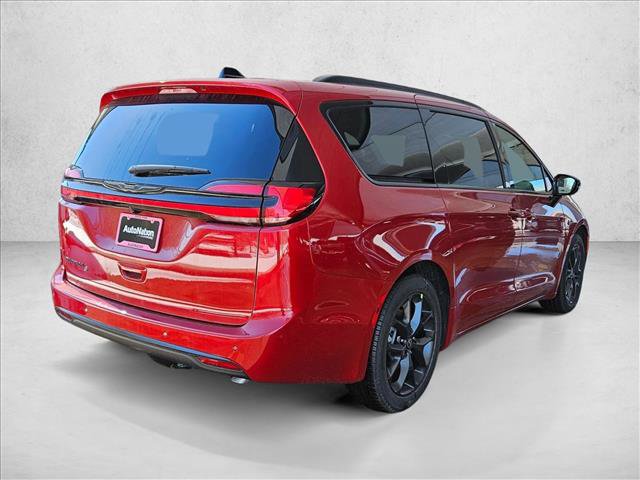 New 2026 Chrysler Pacifica Select w/ S Appearance Package FWD image 2