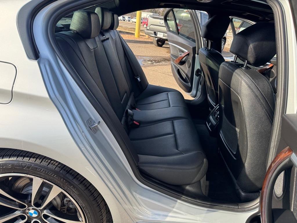 Used 2018 BMW 330i xDrive 330i xDrive Sedan w/ Convenience Package image 24