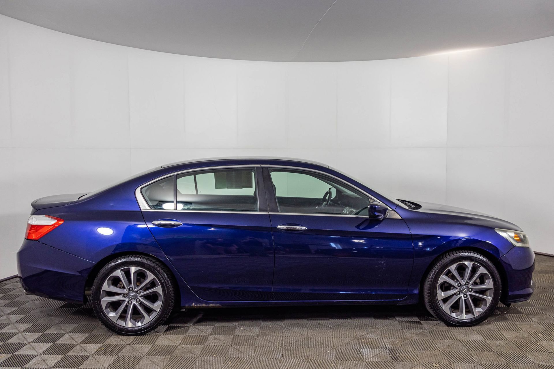 Used 2015 Honda Accord Sport image 10