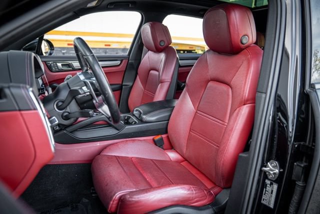 Used 2022 Porsche Cayenne Platinum Edition AWD/4WD image 37