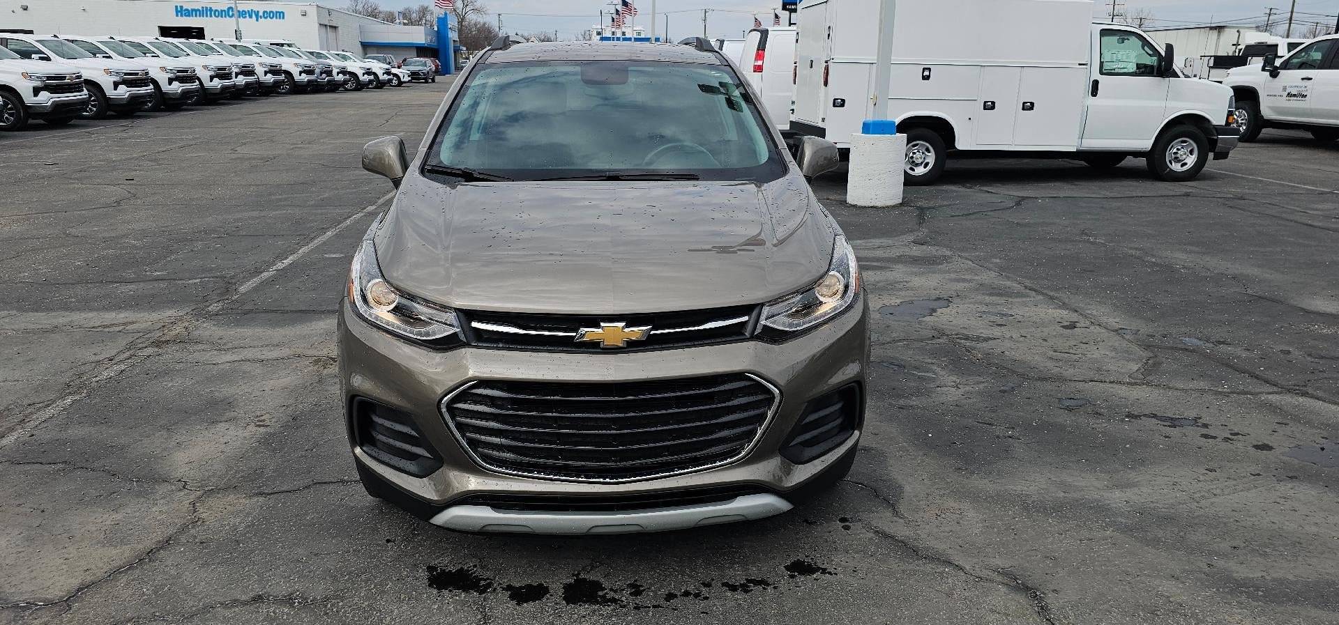 Used 2022 Chevrolet Trax LT w/ LT Convenience Package AWD/4WD image 2