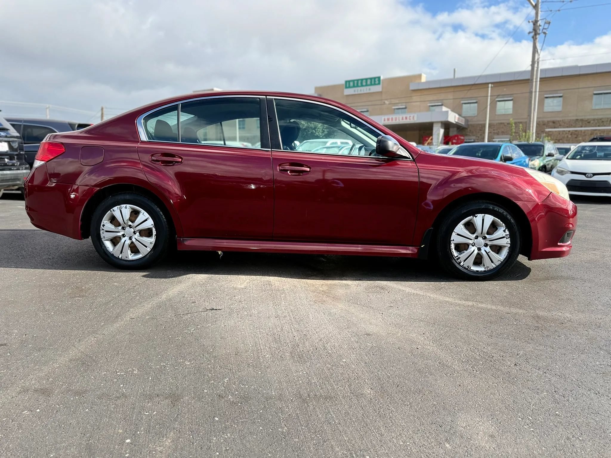 Used 2010 Subaru Legacy 2.5i AWD/4WD image 2