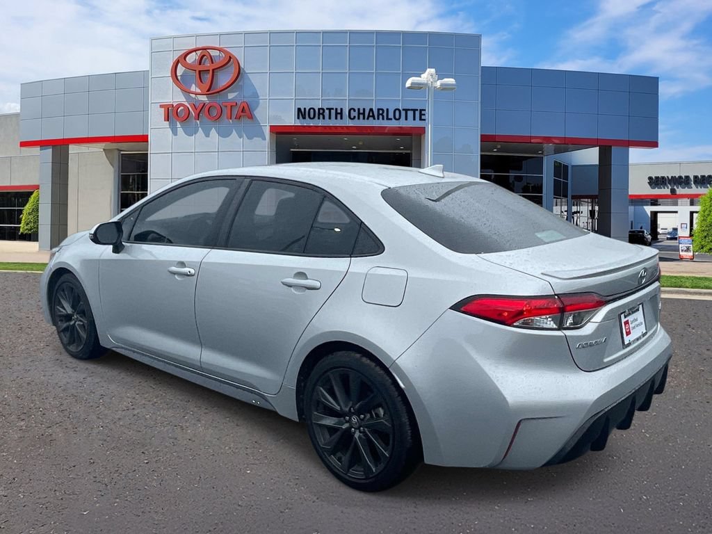 Used 2023 Toyota Corolla SE w/ SE Premium Package FWD image 5