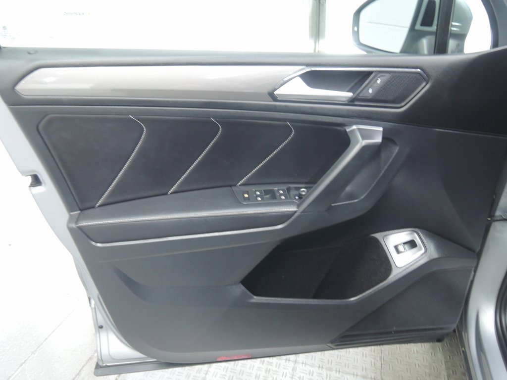 Used 2022 Volkswagen Tiguan SE image 29
