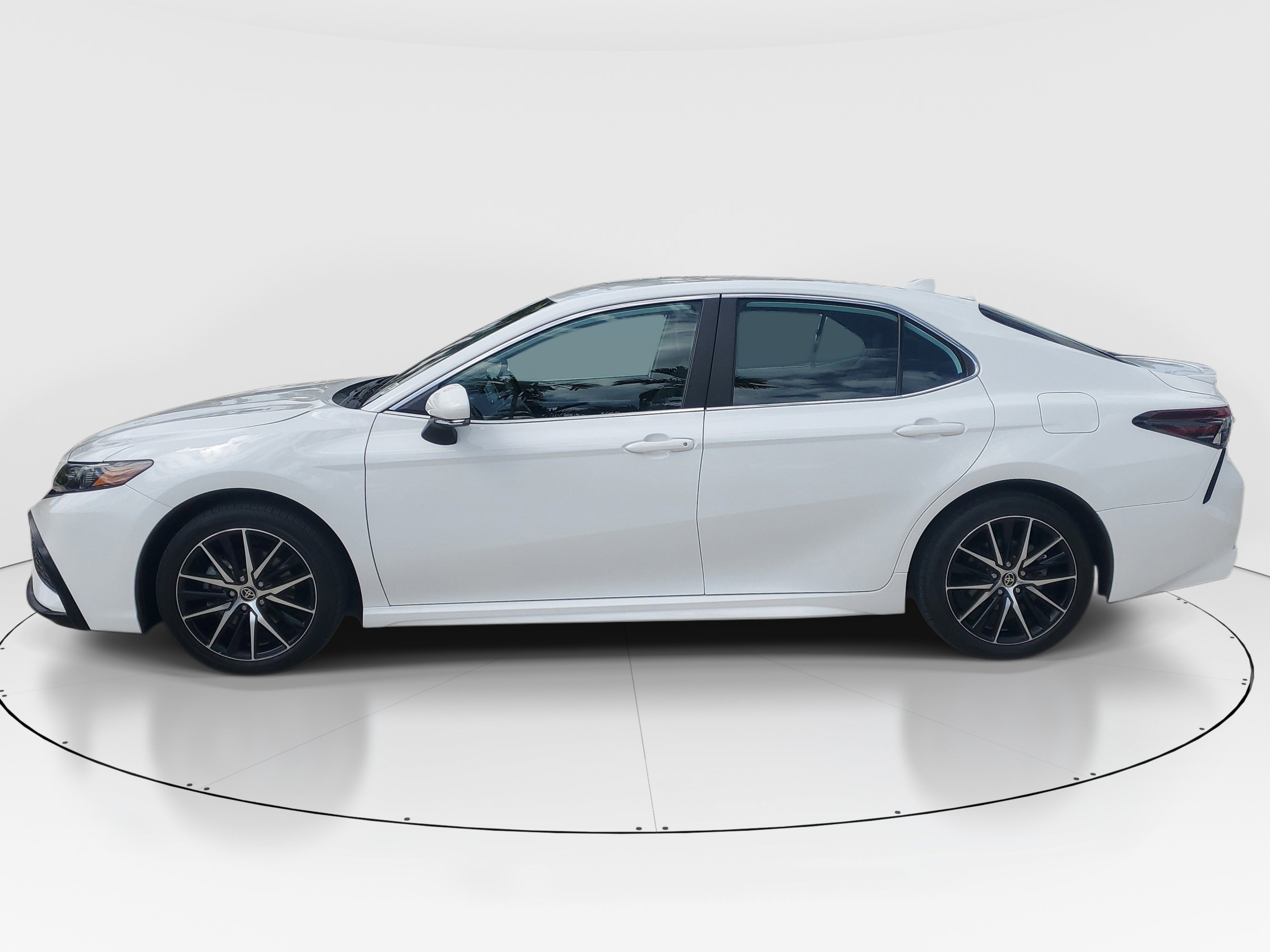 Certified 2023 Toyota Camry SE FWD image 6