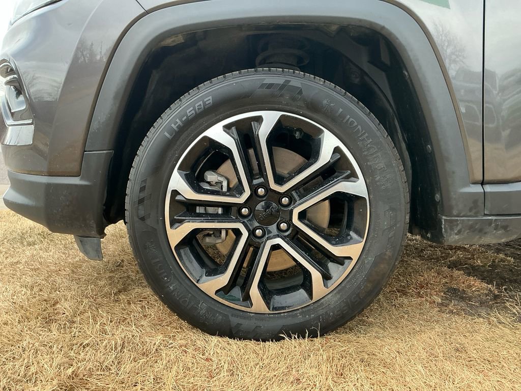 Used 2024 Jeep Compass Limited image 14