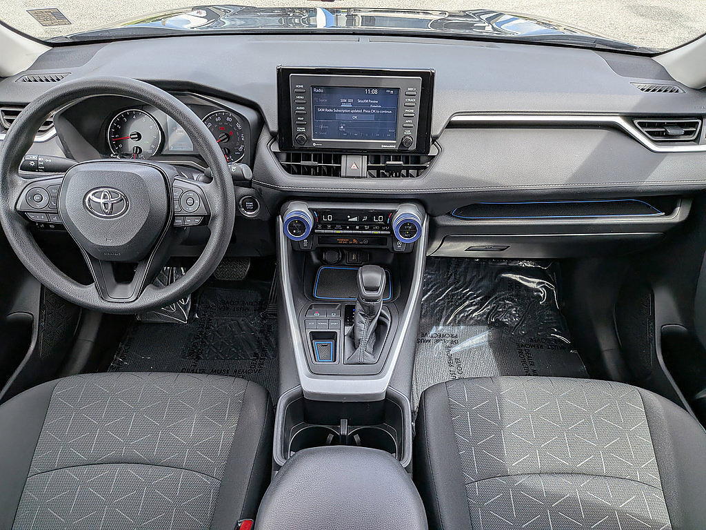 Used 2022 Toyota RAV4 XLE w/ Convenience Package FWD image 14