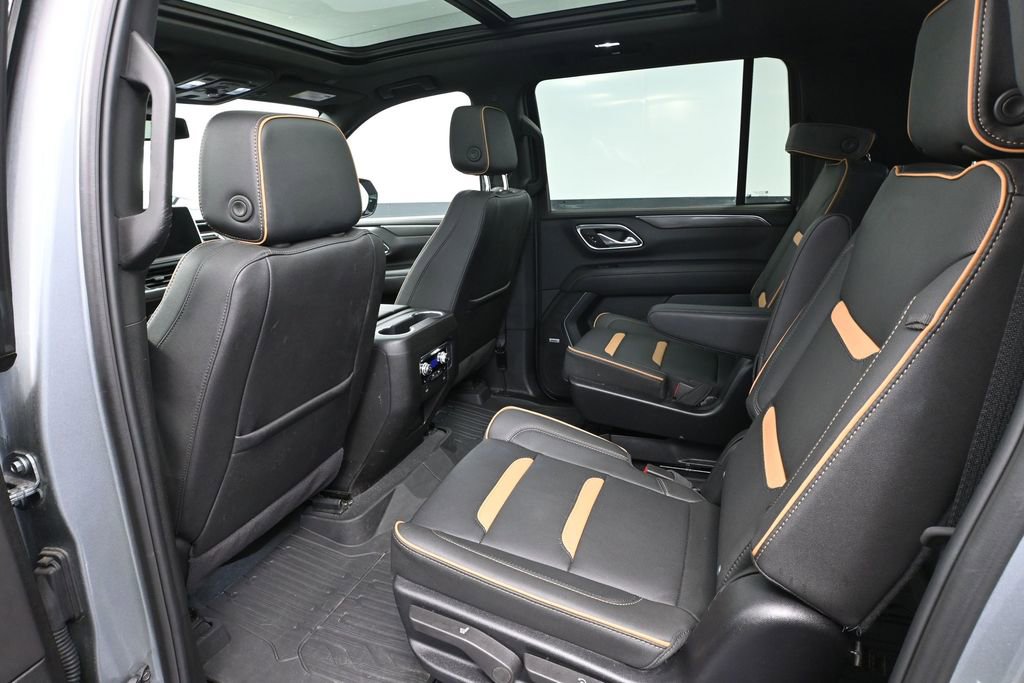 Used 2024 GMC Yukon XL AT4 w/ Technology Package AWD/4WD image 37