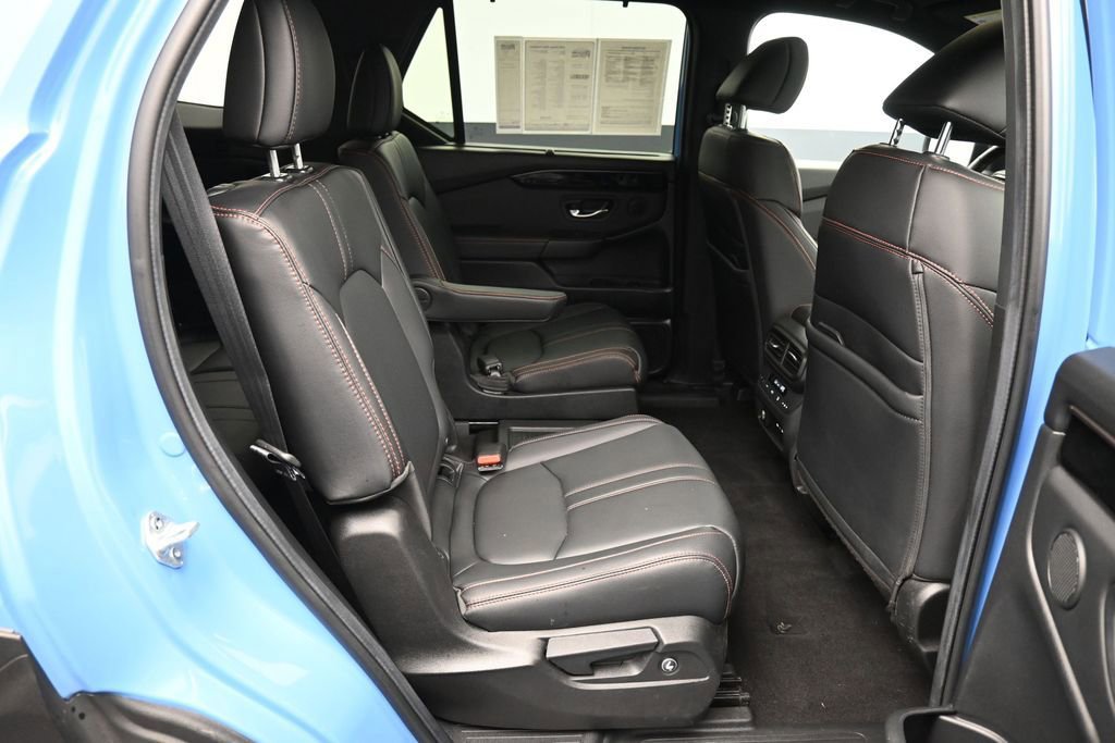 Used 2025 Honda Pilot TrailSport image 26