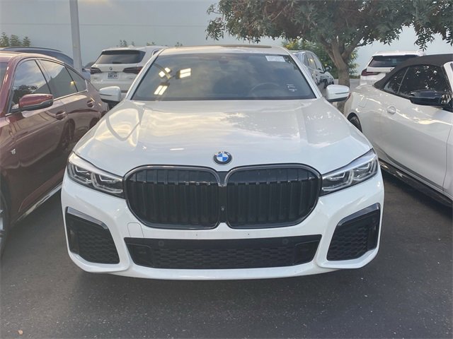 Used 2022 BMW 740i 740i w/ M Sport Package image 2
