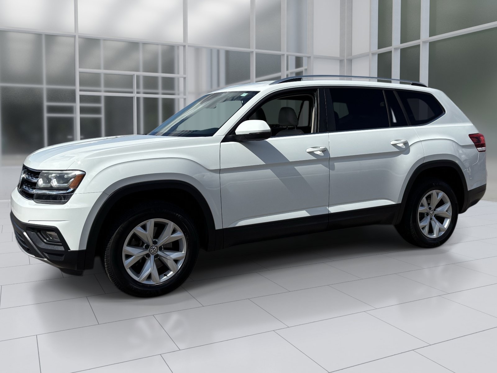 Used 2018 Volkswagen Atlas SE AWD/4WD image 2