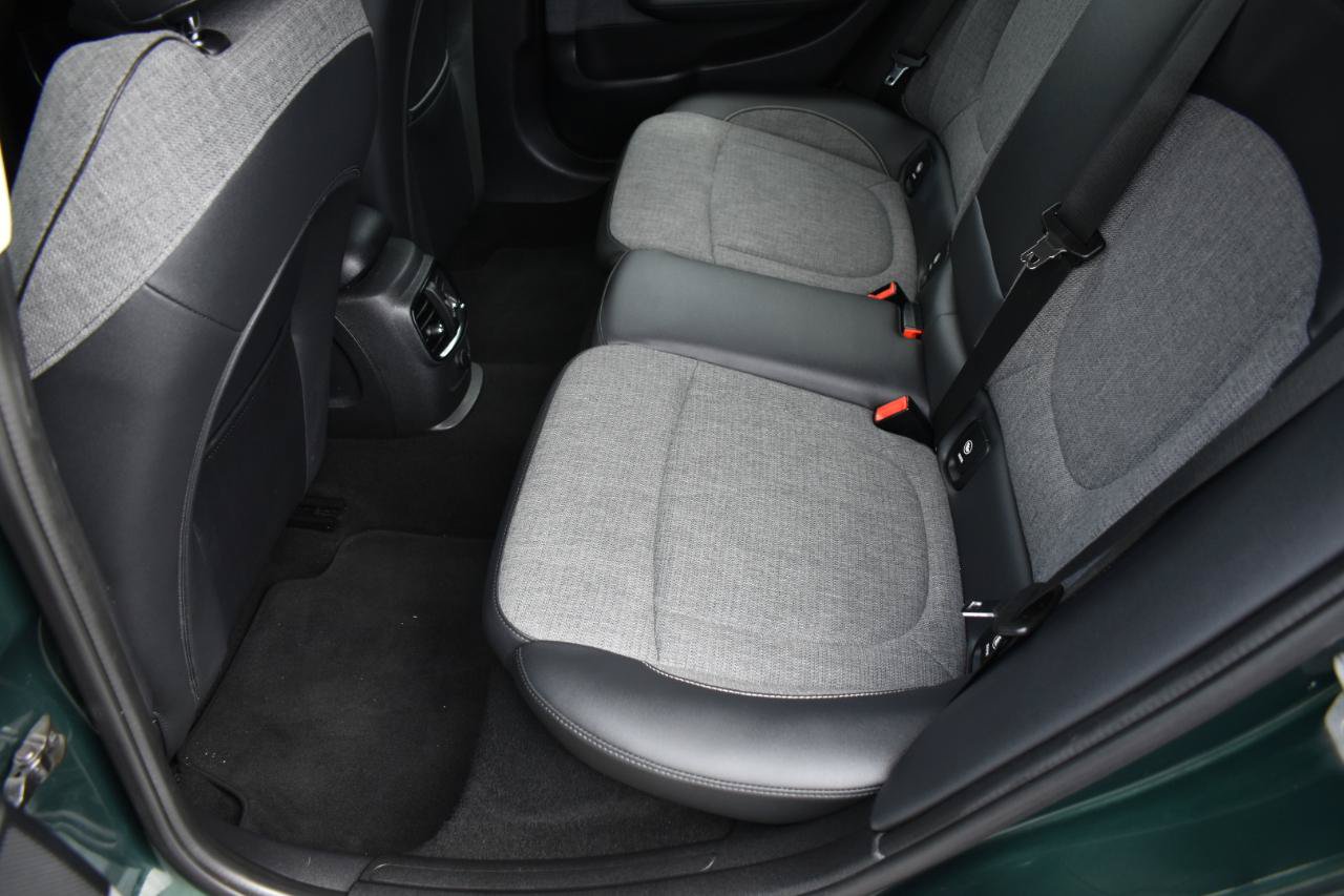 Used 2016 MINI Cooper Clubman FWD image 25