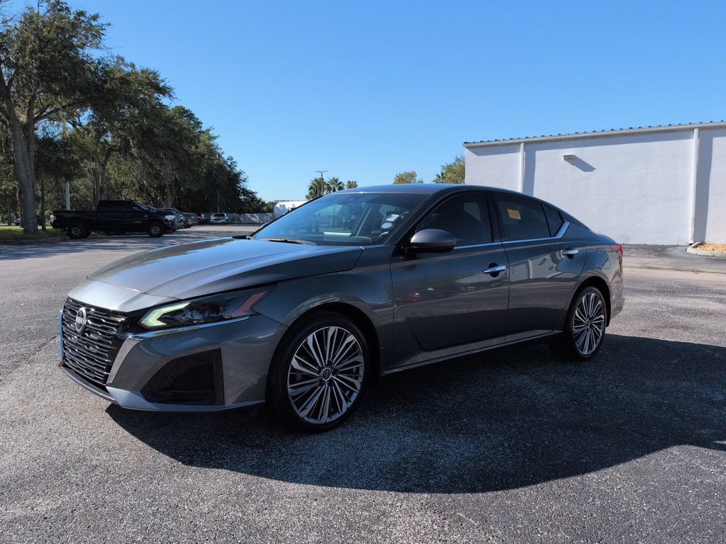Certified 2025 Nissan Altima 2.5 SL AWD/4WD image 8