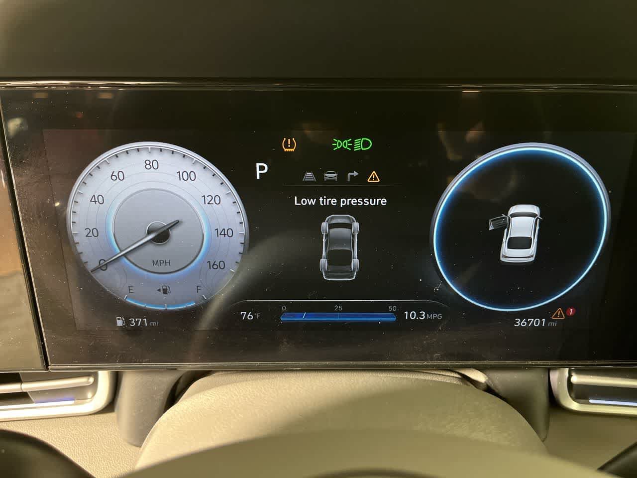 Used 2025 Hyundai Elantra SEL FWD image 17