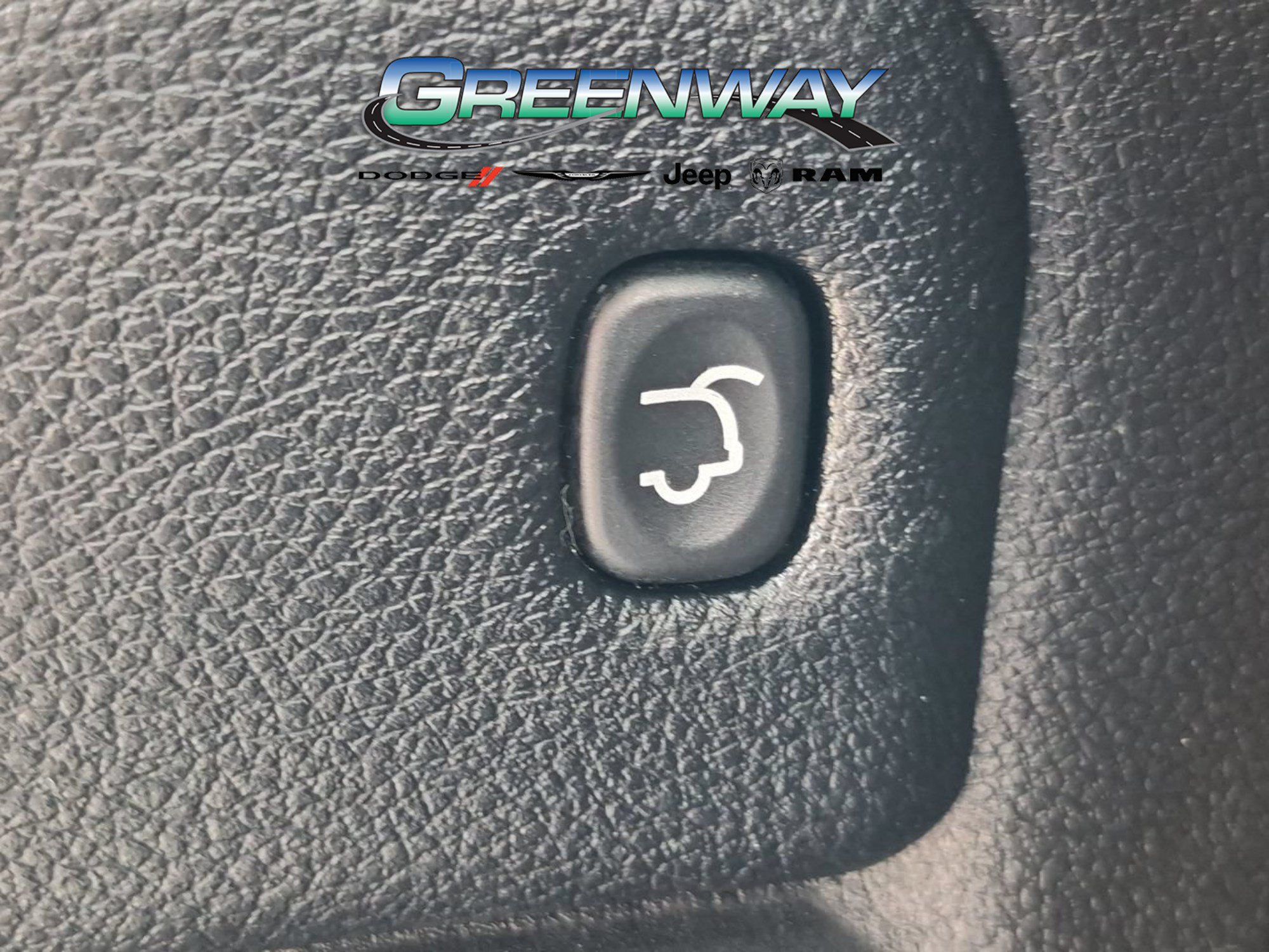 Used 2023 Dodge Durango GT RWD image 6