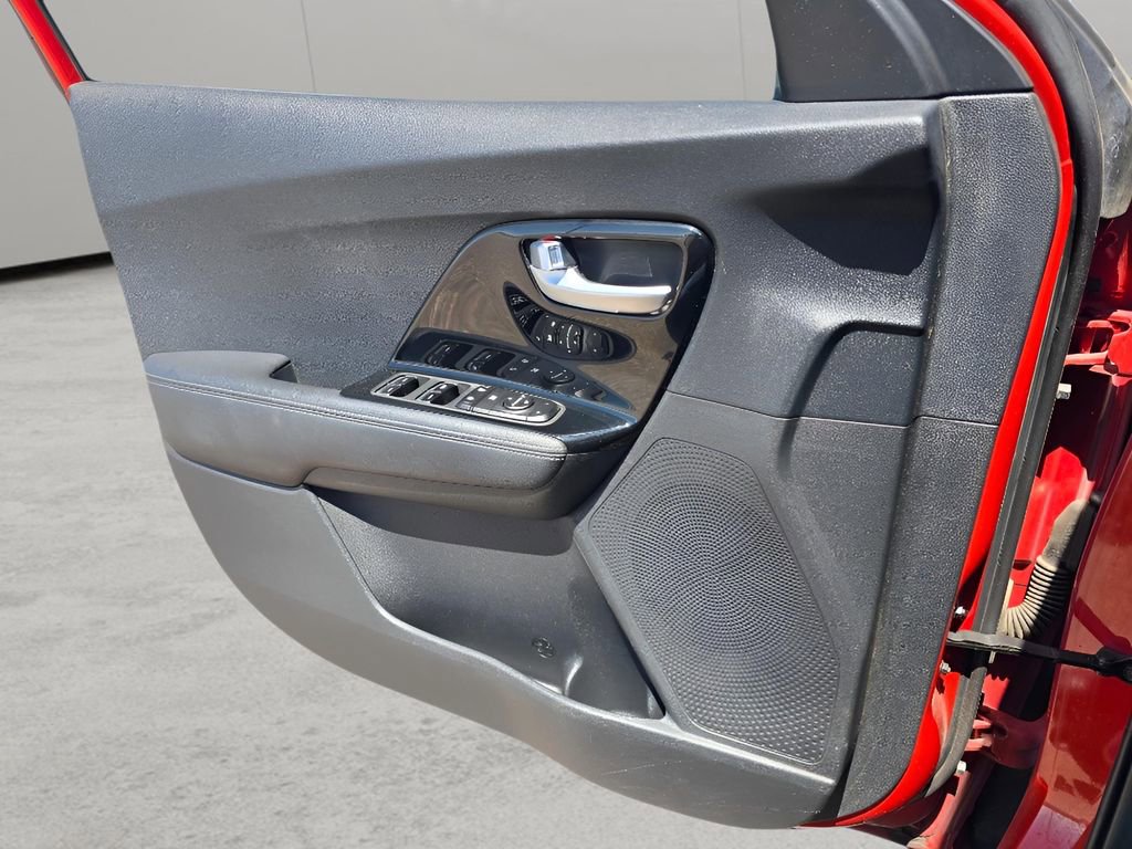 Used 2022 Kia Niro LXS FWD image 22