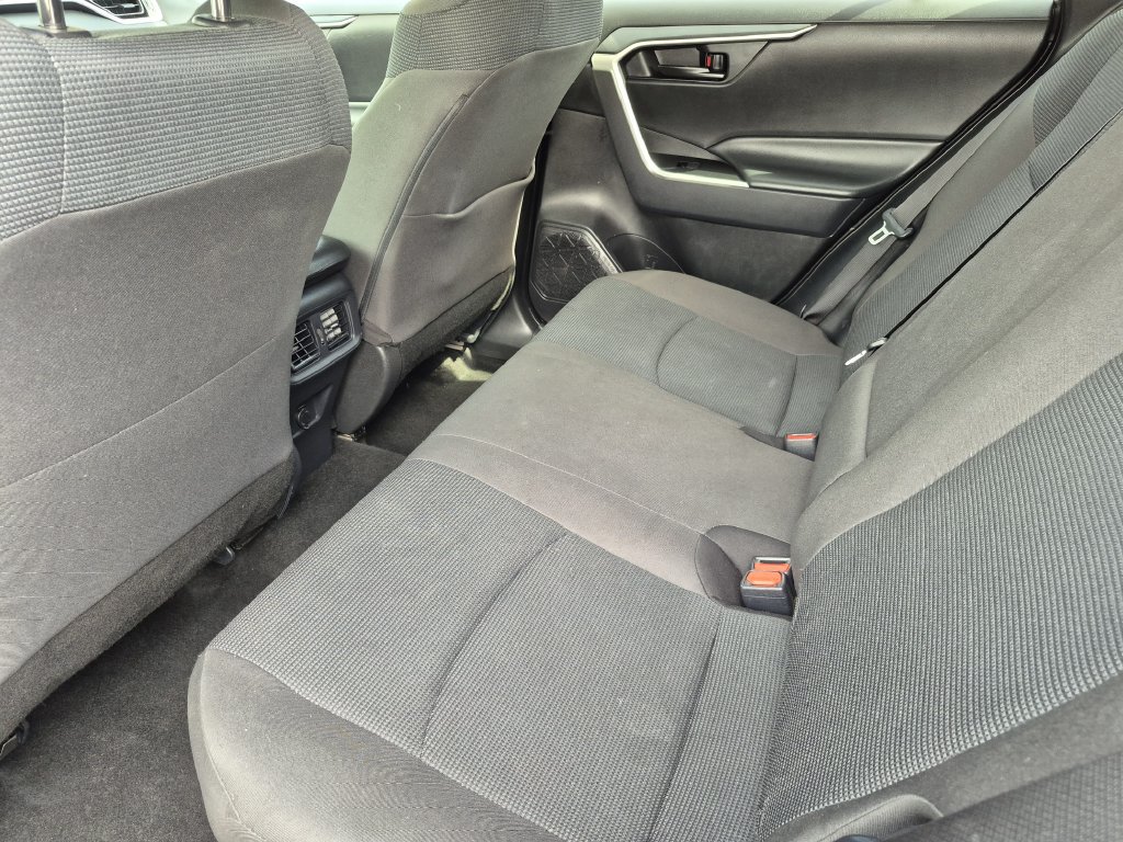 Used 2025 Toyota RAV4 LE AWD/4WD image 13