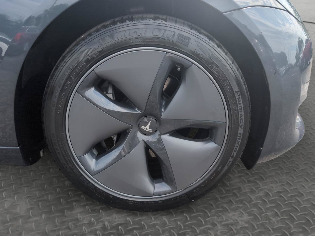 Used 2019 Tesla Model 3 Long Range RWD image 24