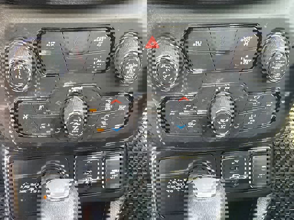 Used 2021 Jeep Renegade Trailhawk w/ Sun & Sound Group image 28