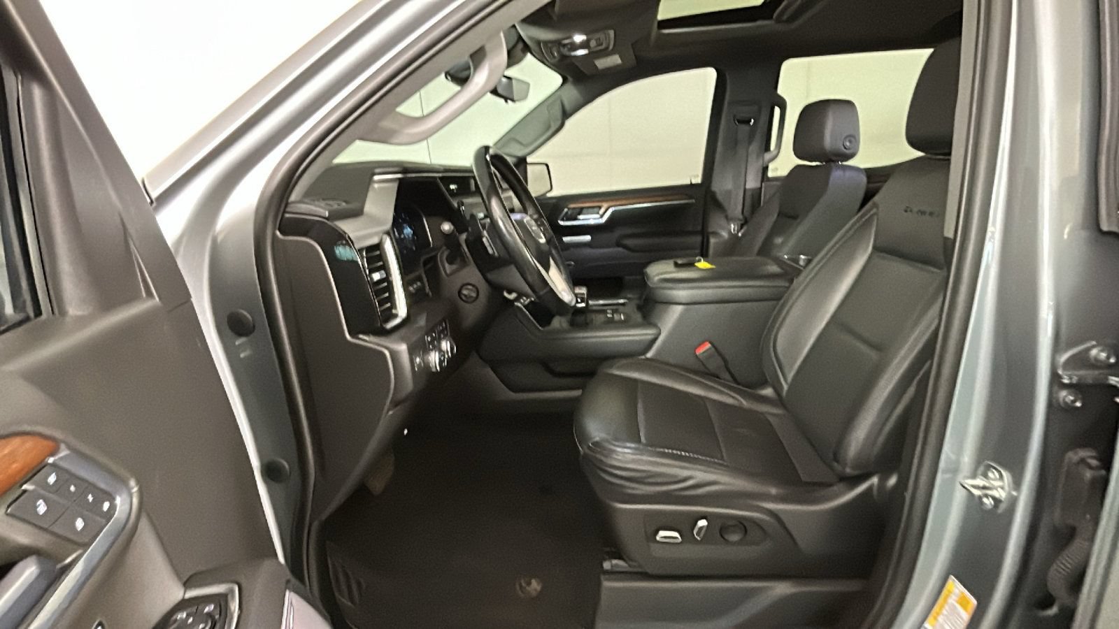 Used 2023 GMC Sierra 1500 Denali w/ Denali Reserve Package AWD/4WD image 13