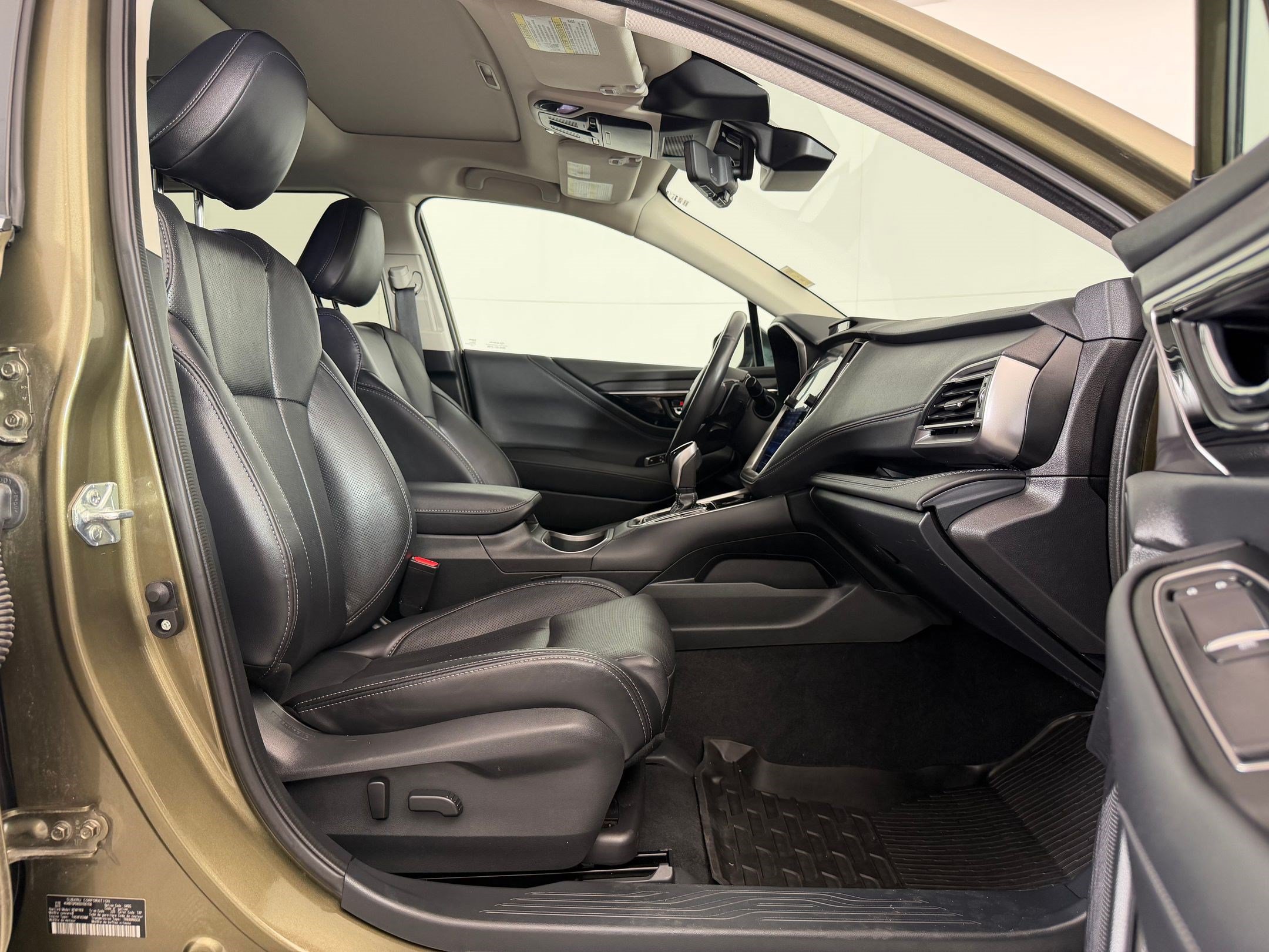 Used 2025 Subaru Outback Touring XT AWD/4WD image 25