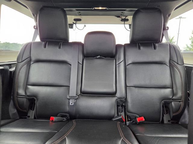 Used 2022 Jeep Wrangler Unlimited Rubicon w/ Xtreme Recon 35" Tire Package AWD/4WD image 12