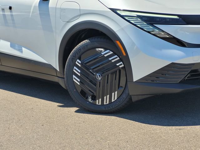 New 2026 Nissan Leaf FWD image 2