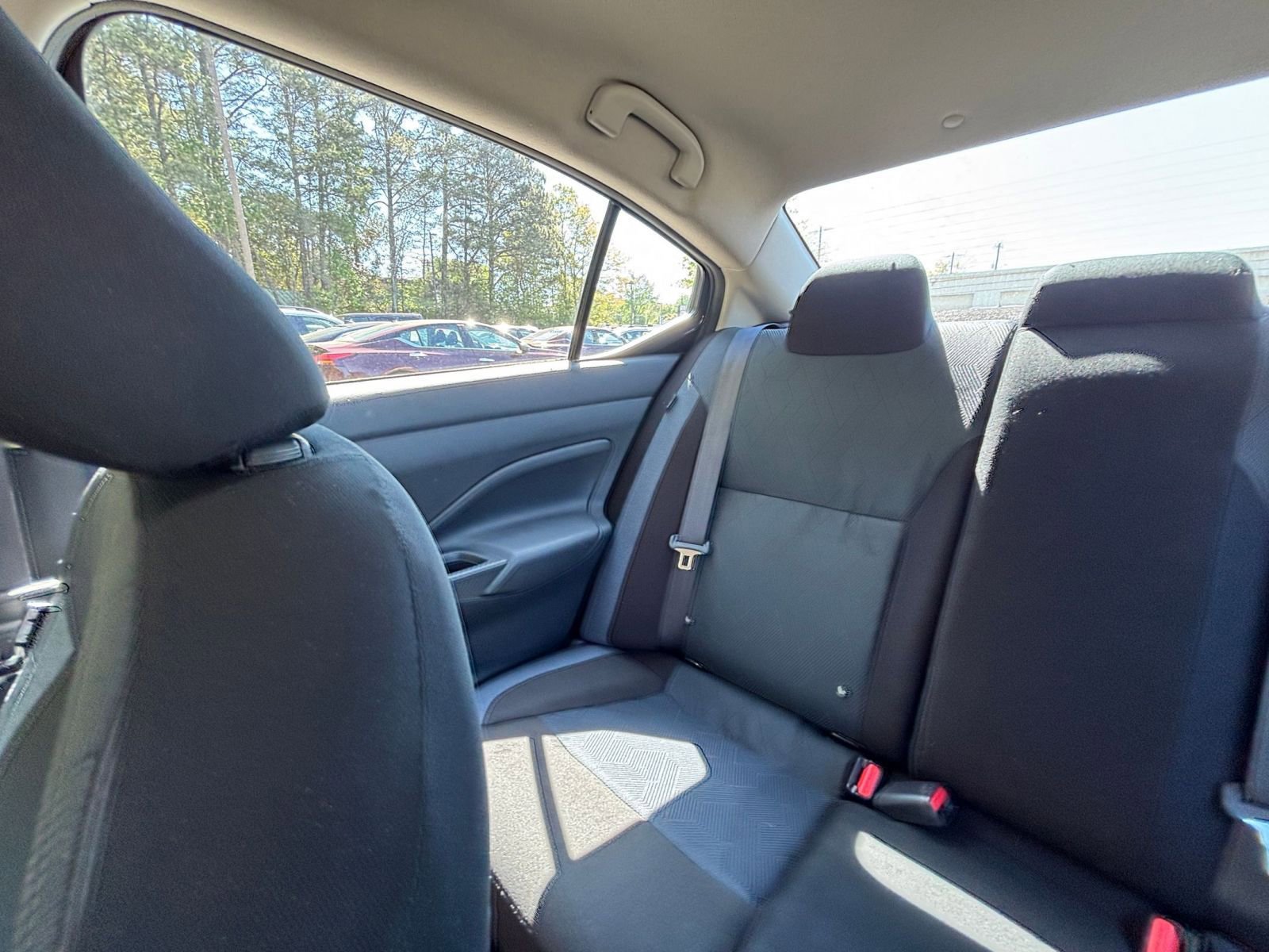 Used 2025 Nissan Versa SV FWD image 39