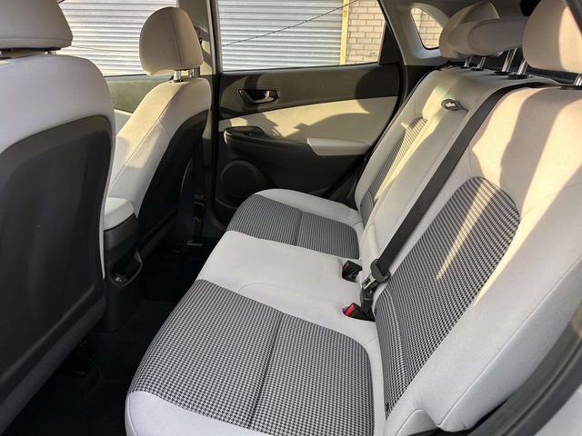 Used 2023 Hyundai Kona SE AWD/4WD image 16