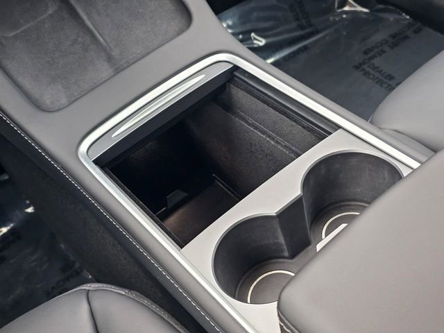 Used 2024 Tesla Model Y Performance image 33