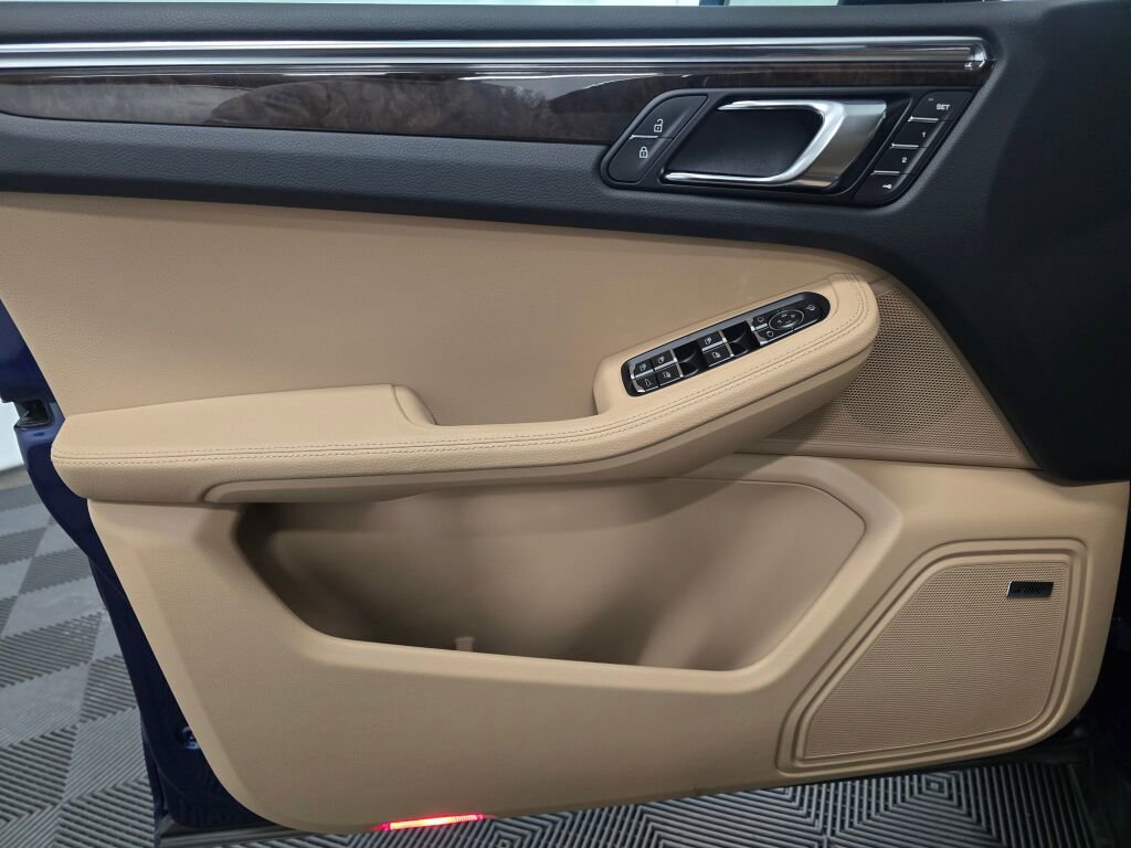 New 2026 Porsche Macan AWD/4WD image 34