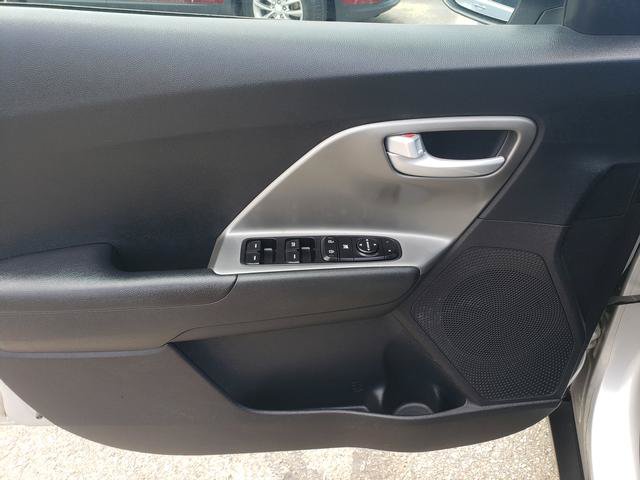 Used 2019 Kia Niro LX FWD image 11