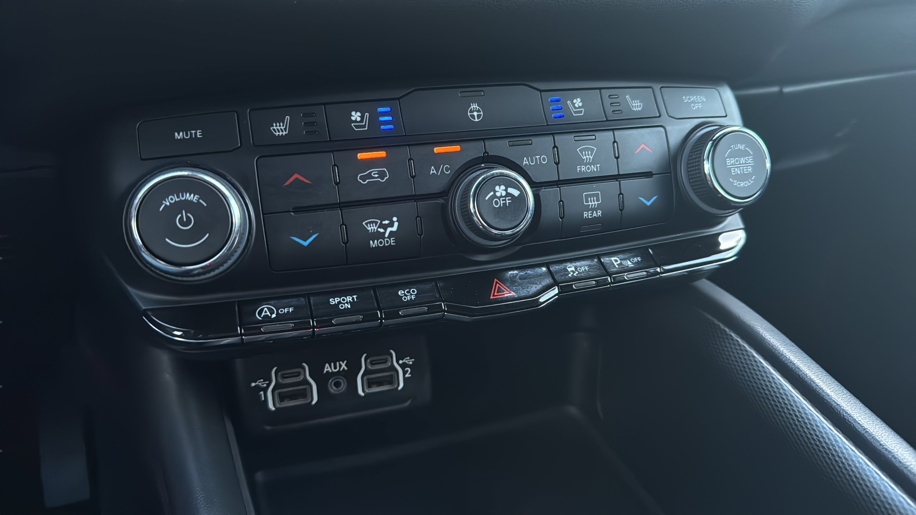 Used 2024 Dodge Durango GT AWD/4WD image 18