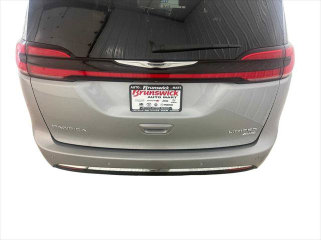 Certified 2021 Chrysler Pacifica Limited AWD/4WD image 16