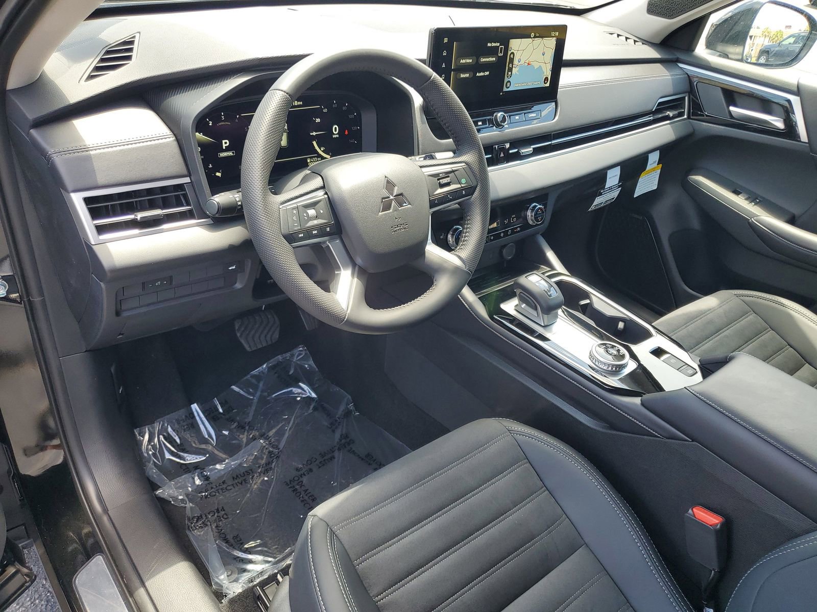 New 2025 Mitsubishi Outlander SE image 6